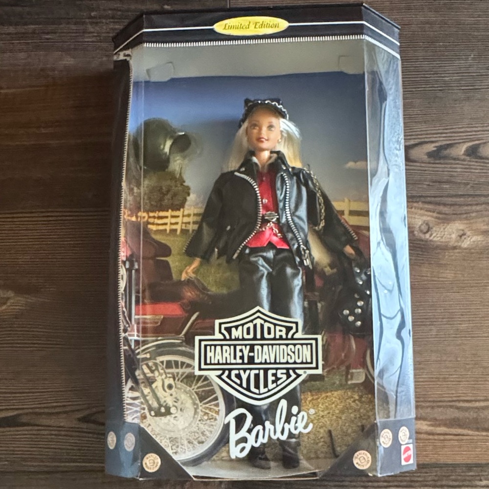 Mattel - Harley Davidson Barbie Doll #1